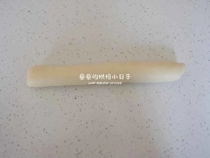 How to make pure milk hand-torn toast: Step 1