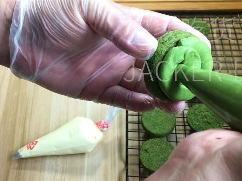 How to make pure milk hand-torn toast: Step 1