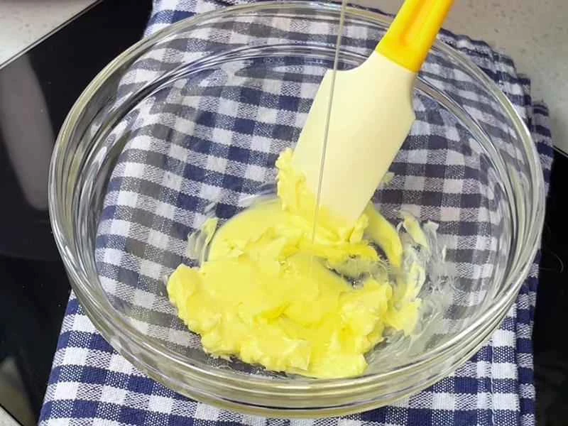 How to make pure milk hand-torn toast: Step 1