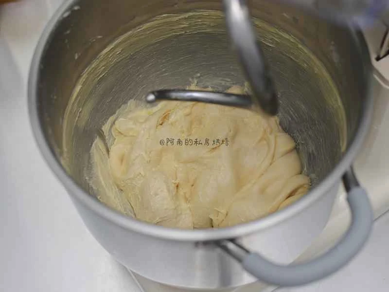 How to make pure milk hand-torn toast: Step 1