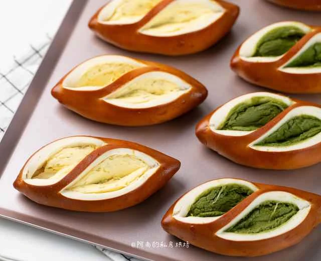 Super satisfying! One bite and it's bursting with cheese! Cheese pretzel bread recipe!