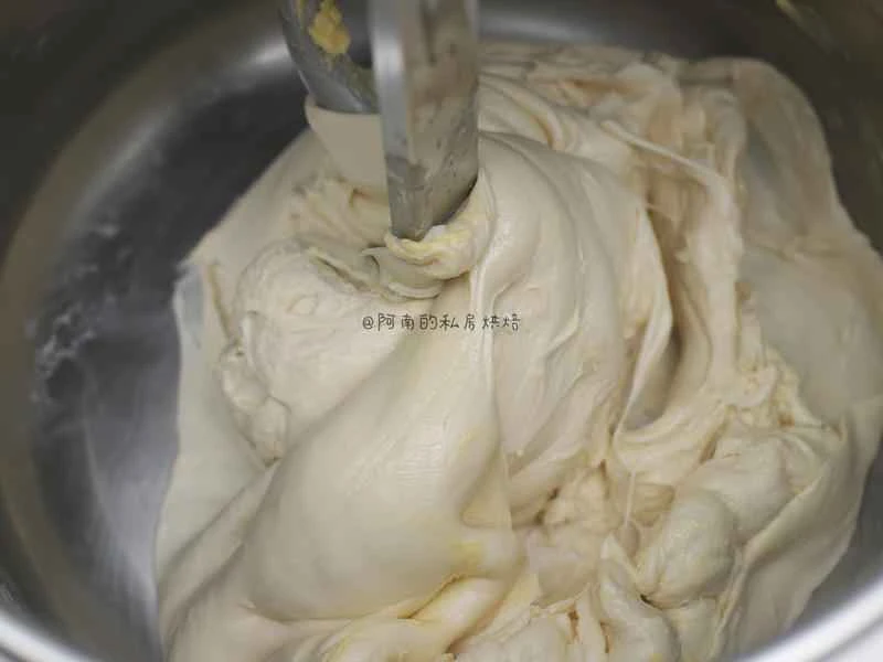 How to make pure milk hand-torn toast: Step 1