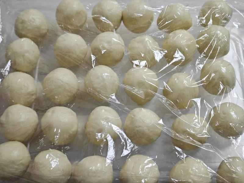 How to make pure milk hand-torn toast: Step 1