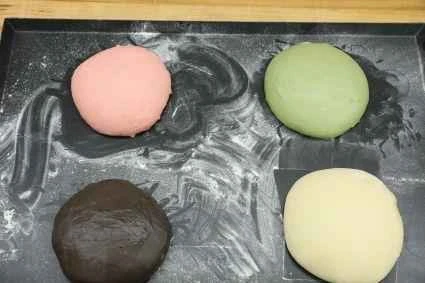 How to make pure milk hand-torn toast: Step 1