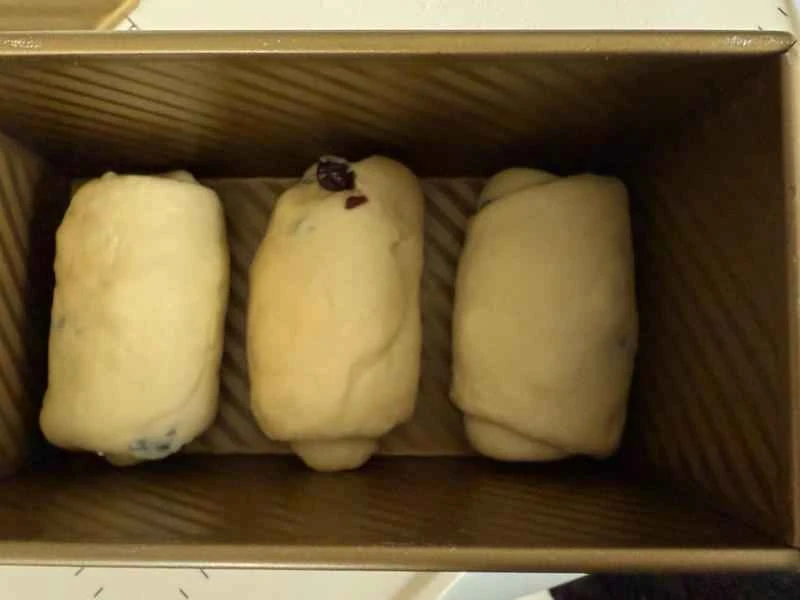 How to make pure milk hand-torn toast: Step 1