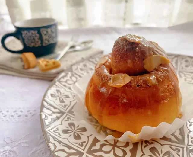 Hanami Baking - Almond Coffee Frosting Bread Roll Recipe