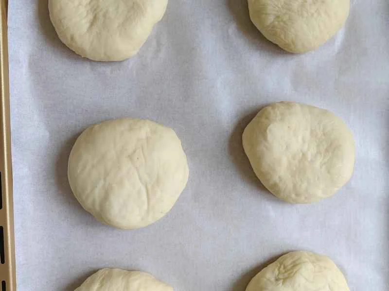 How to make pure milk hand-torn toast: Step 1