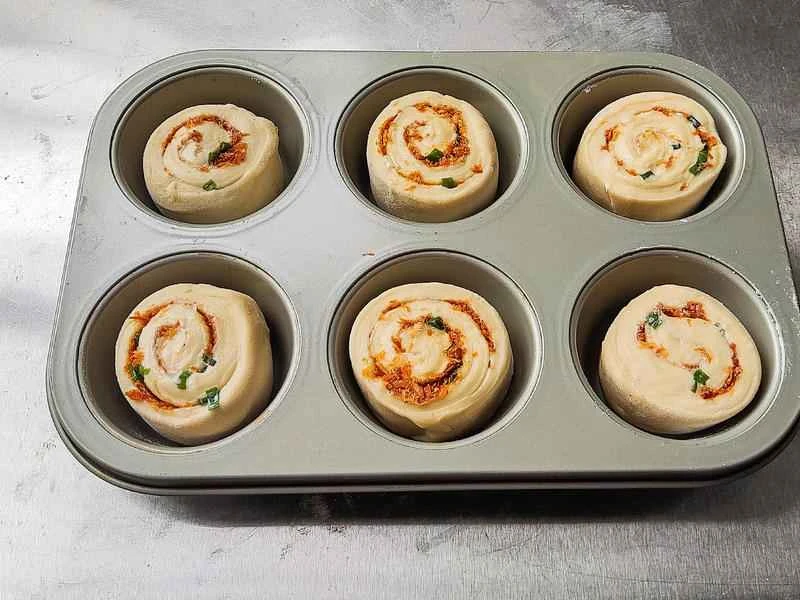 How to make pure milk hand-torn toast: Step 1