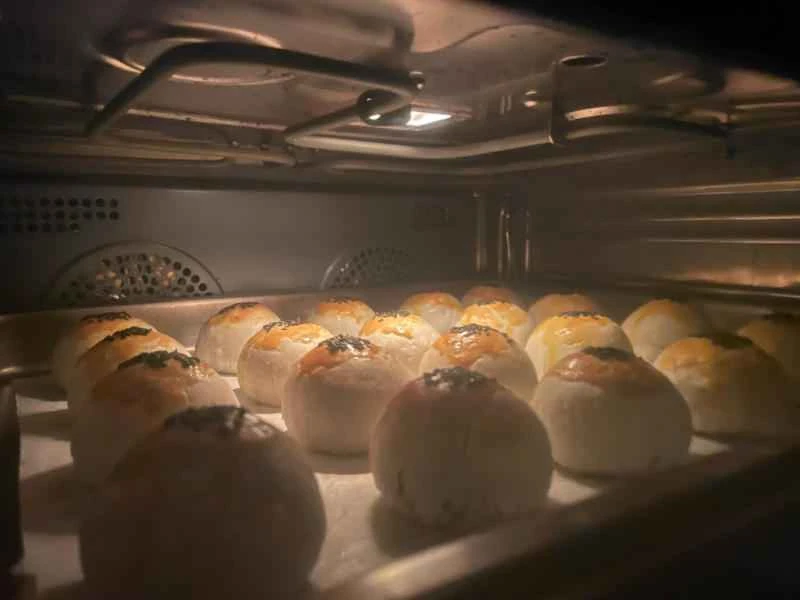 How to make pure milk hand-torn toast: Step 1