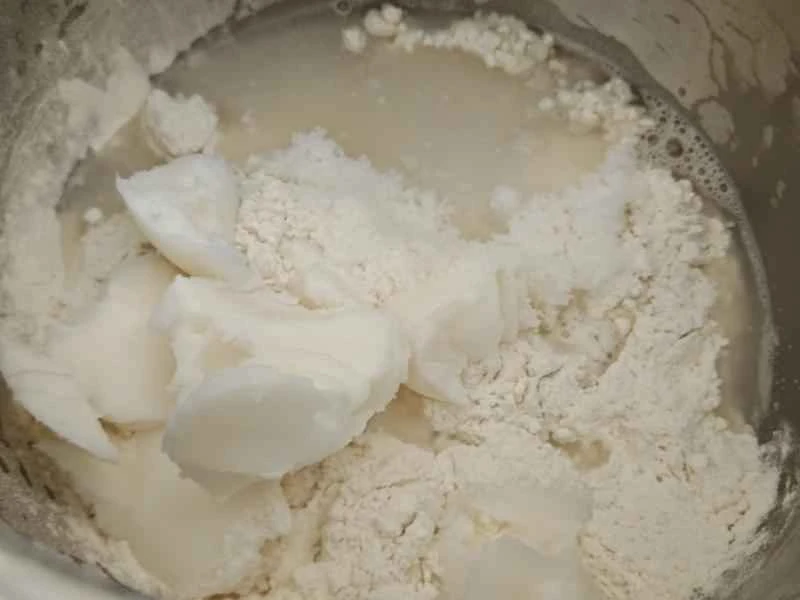 How to make pure milk hand-torn toast: Step 1