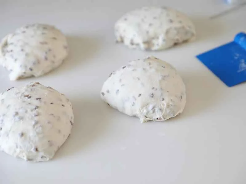 How to make pure milk hand-torn toast: Step 1