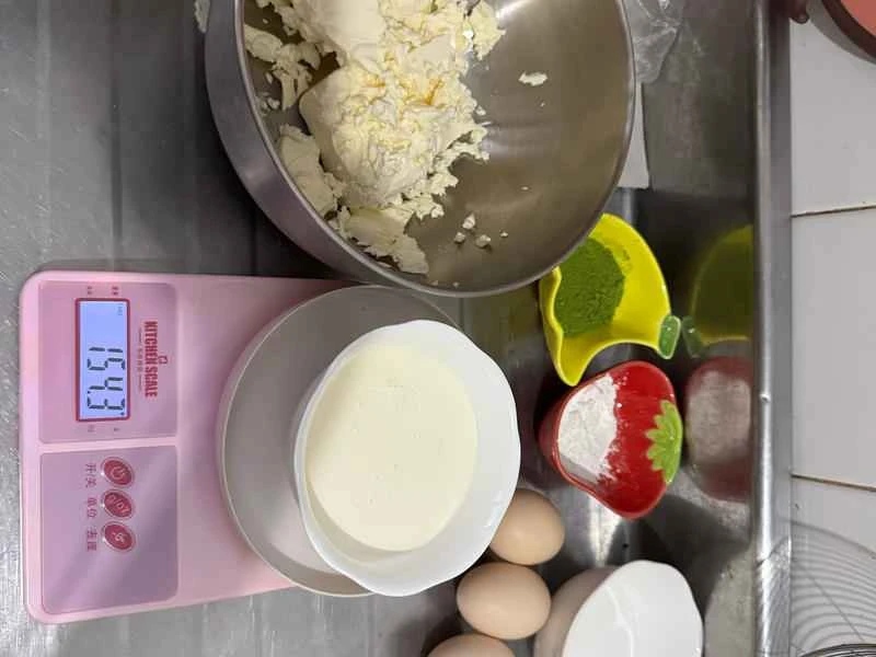 How to make pure milk hand-torn toast: Step 1