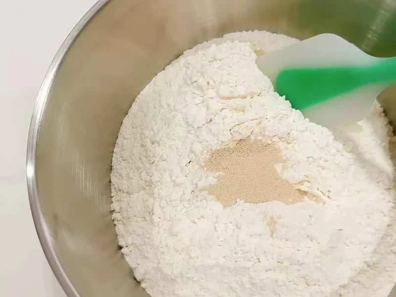 How to make pure milk hand-torn toast: Step 1