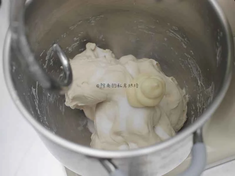 How to make pure milk hand-torn toast: Step 1