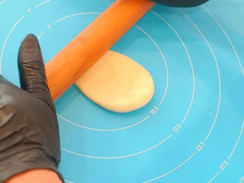 How to make pure milk hand-torn toast: Step 1