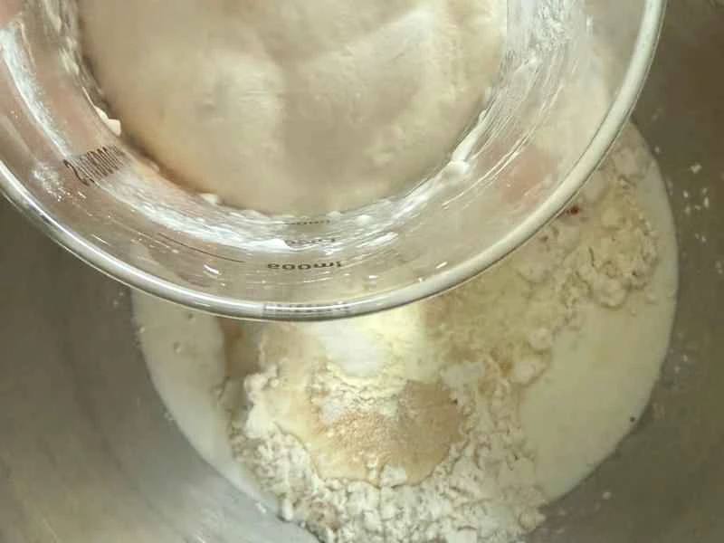 How to make pure milk hand-torn toast: Step 1