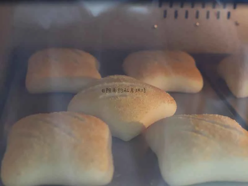 How to make pure milk hand-torn toast: Step 1