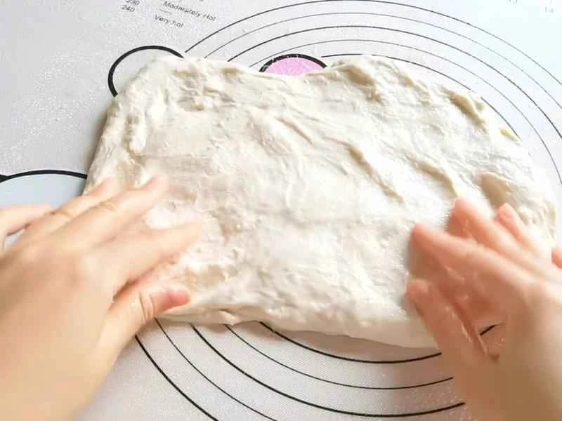 How to make pure milk hand-torn toast: Step 1