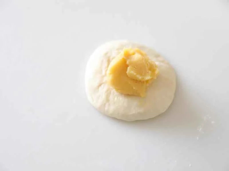 How to make pure milk hand-torn toast: Step 1