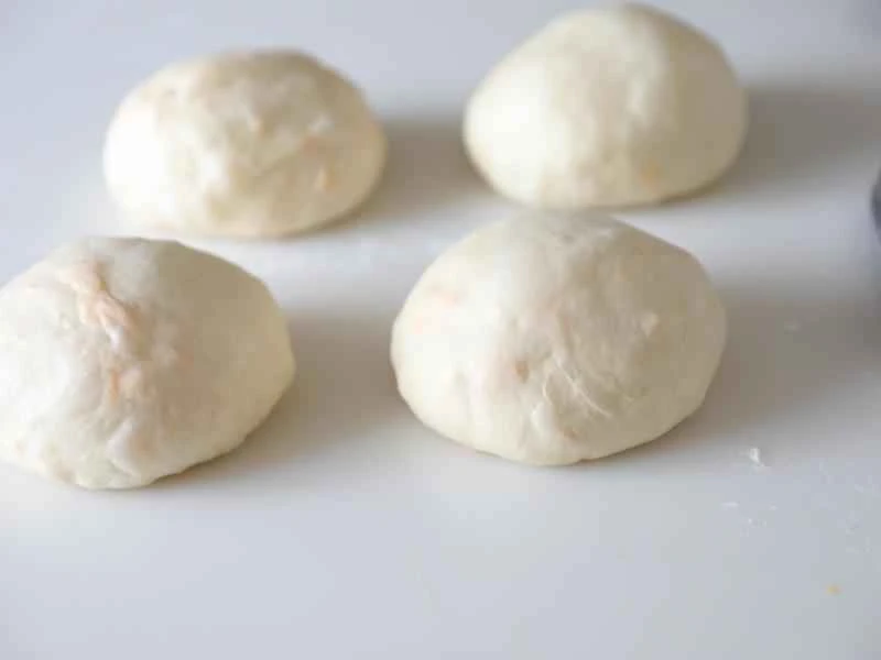 How to make pure milk hand-torn toast: Step 1