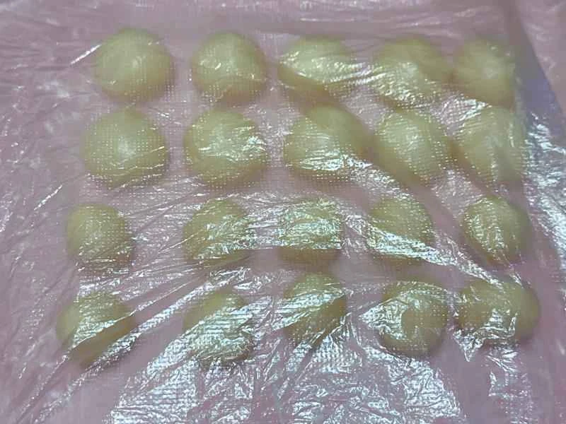 How to make pure milk hand-torn toast: Step 1