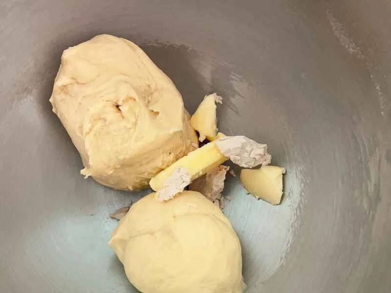 How to make pure milk hand-torn toast: Step 1