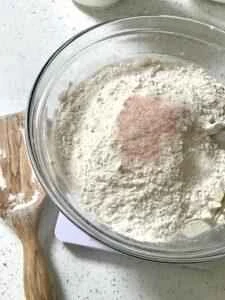 How to make pure milk hand-torn toast: Step 1