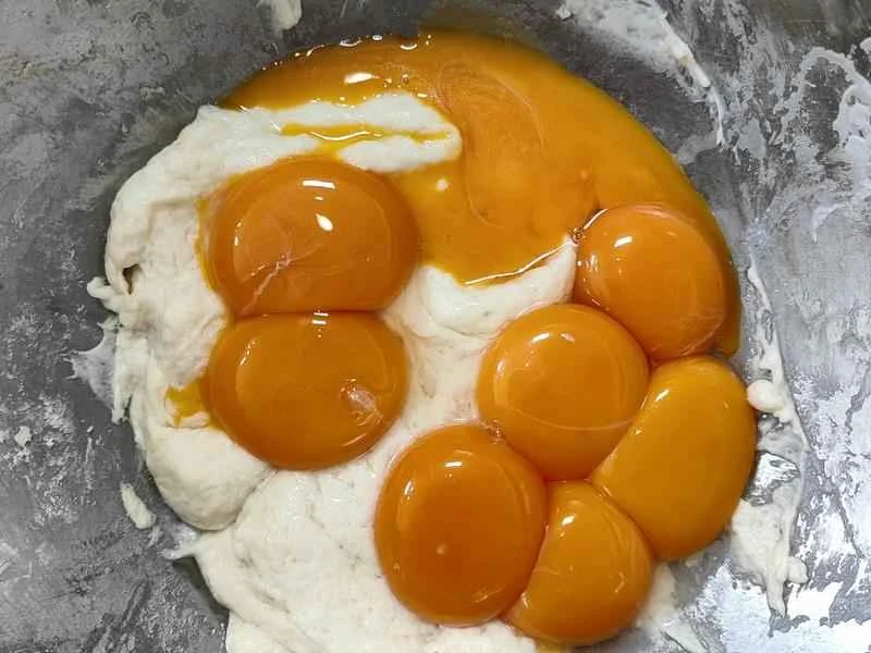 How to make pure milk hand-torn toast: Step 1