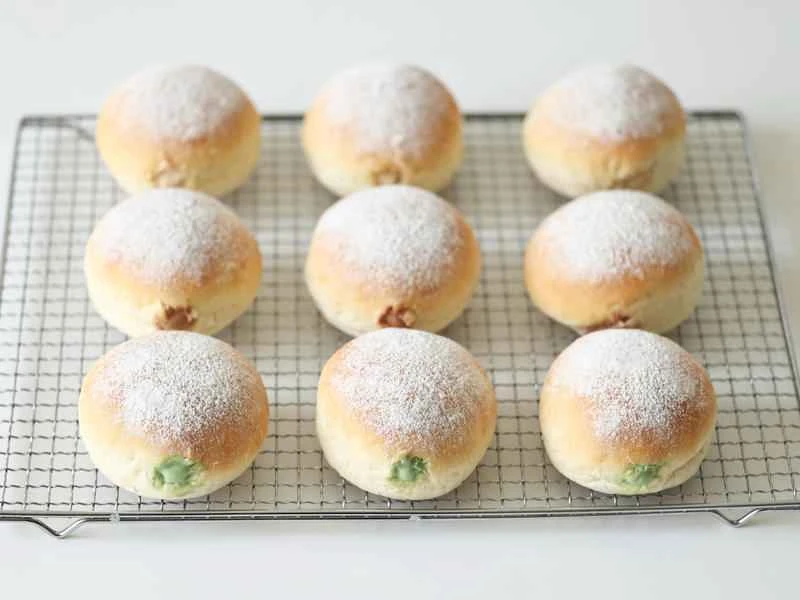 How to make pure milk hand-torn toast: Step 1