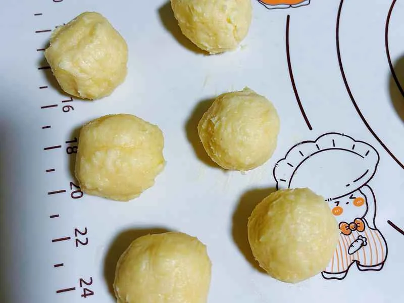 How to make pure milk hand-torn toast: Step 1