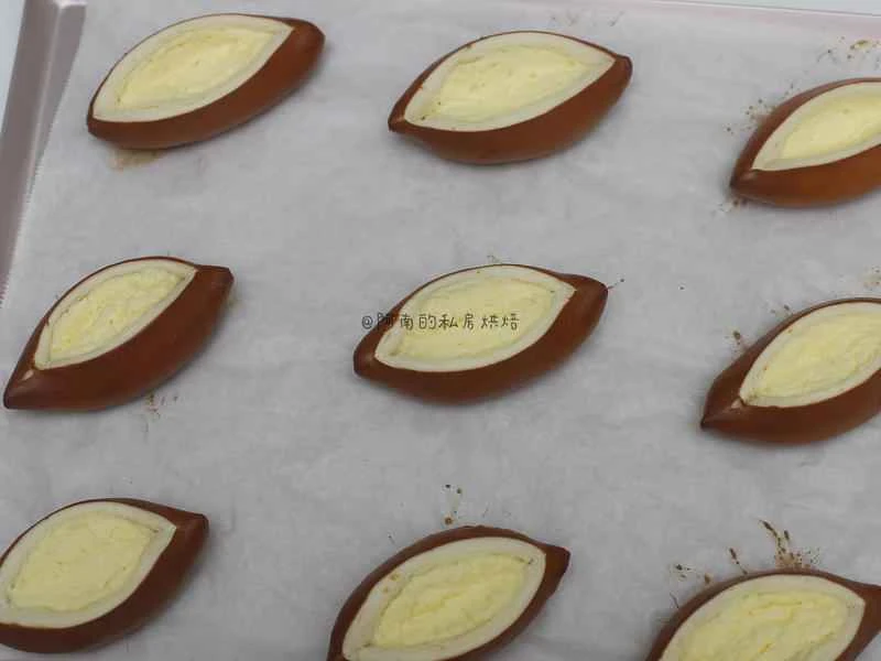 How to make pure milk hand-torn toast: Step 1