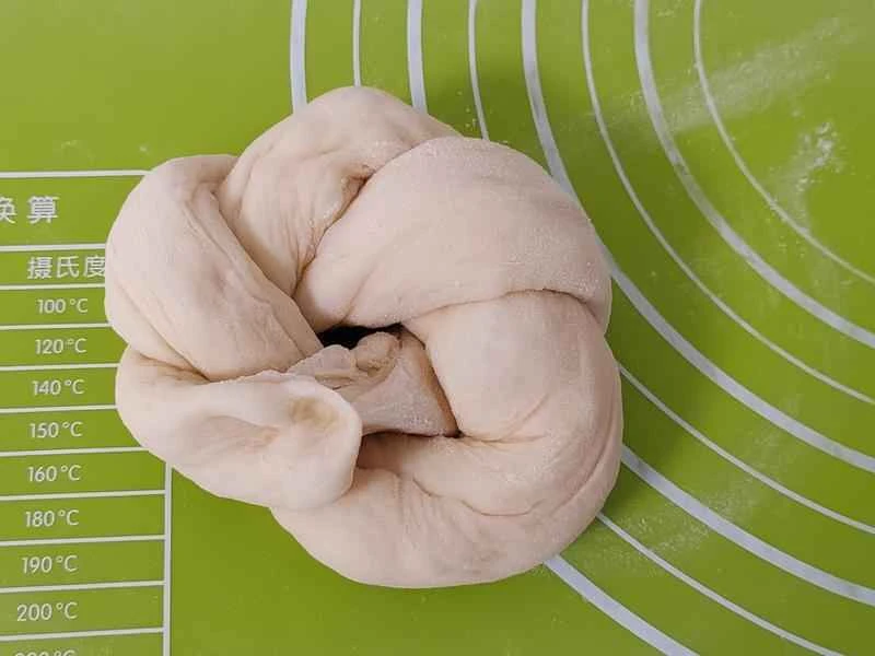 How to make pure milk hand-torn toast: Step 1