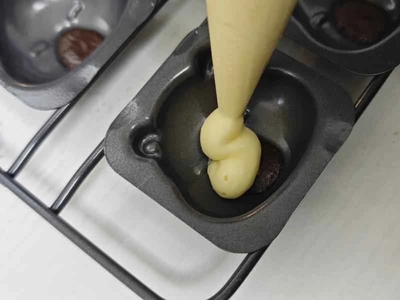 How to make pure milk hand-torn toast: Step 1