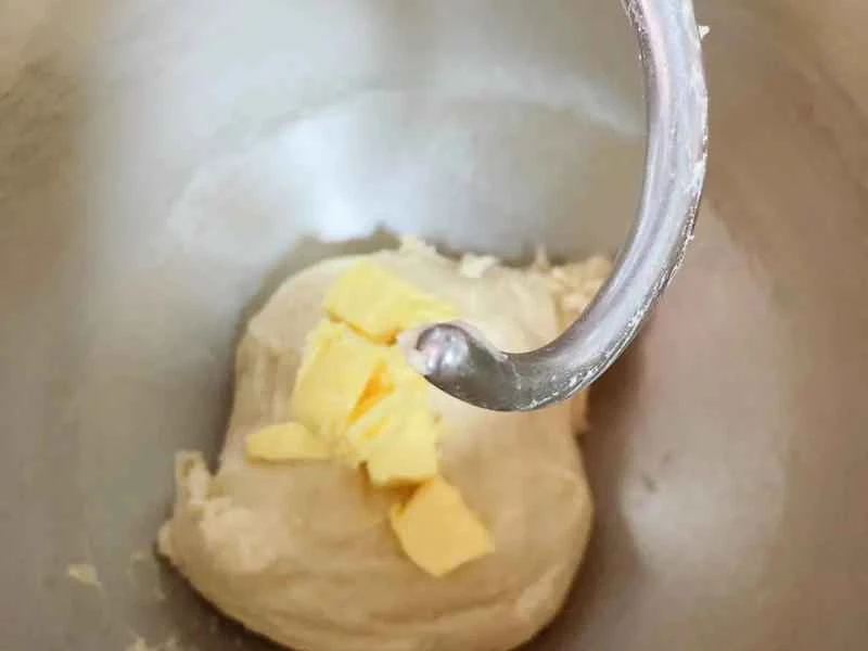 How to make pure milk hand-torn toast: Step 1