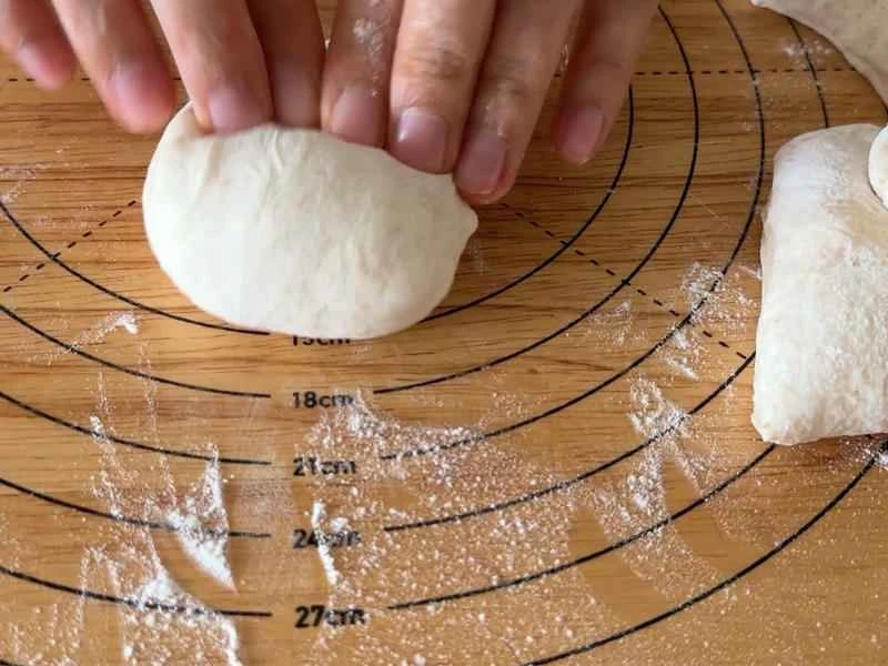 How to make pure milk hand-torn toast: Step 1