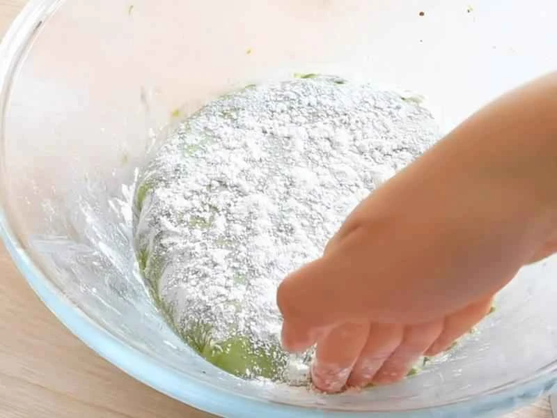 How to make pure milk hand-torn toast: Step 1