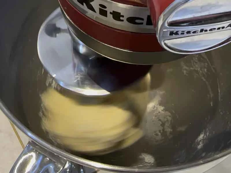 How to make pure milk hand-torn toast: Step 1