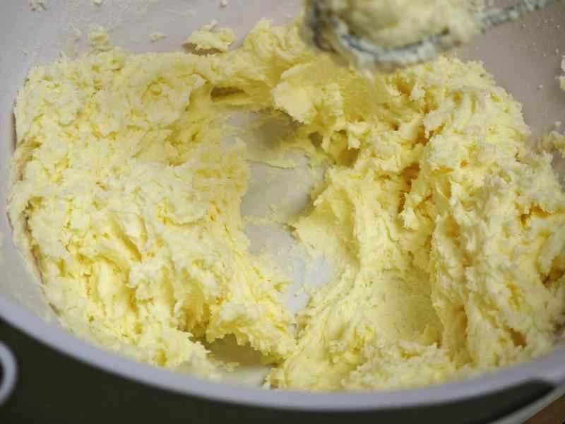 How to make pure milk hand-torn toast: Step 1