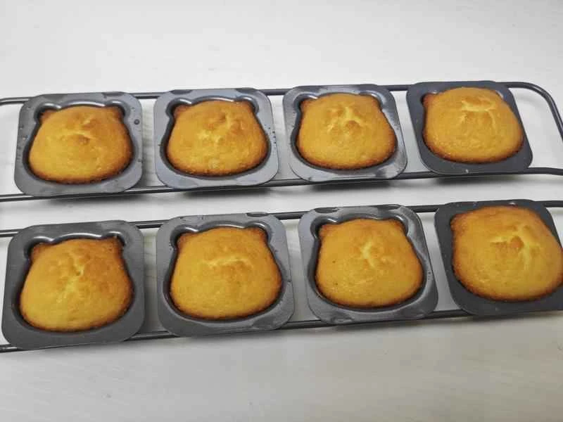 How to make pure milk hand-torn toast: Step 1