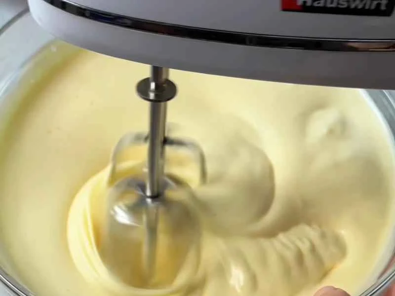 How to make pure milk hand-torn toast: Step 1