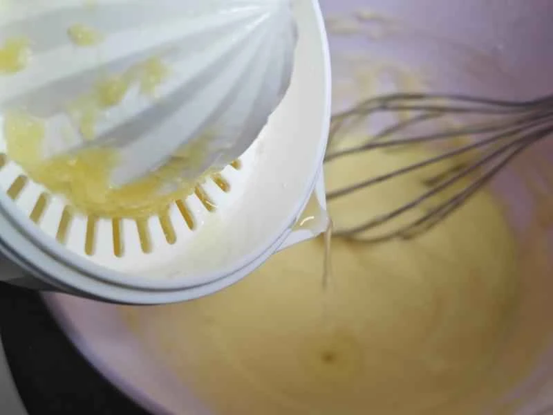 How to make pure milk hand-torn toast: Step 1