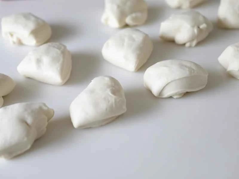 How to make pure milk hand-torn toast: Step 1