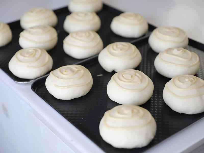 How to make pure milk hand-torn toast: Step 1