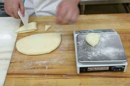 How to make pure milk hand-torn toast: Step 1