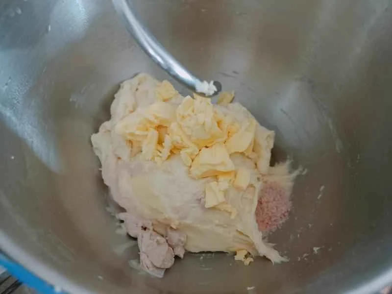 How to make pure milk hand-torn toast: Step 1