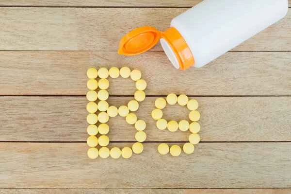 Is gray hair caused by folic acid deficiency?