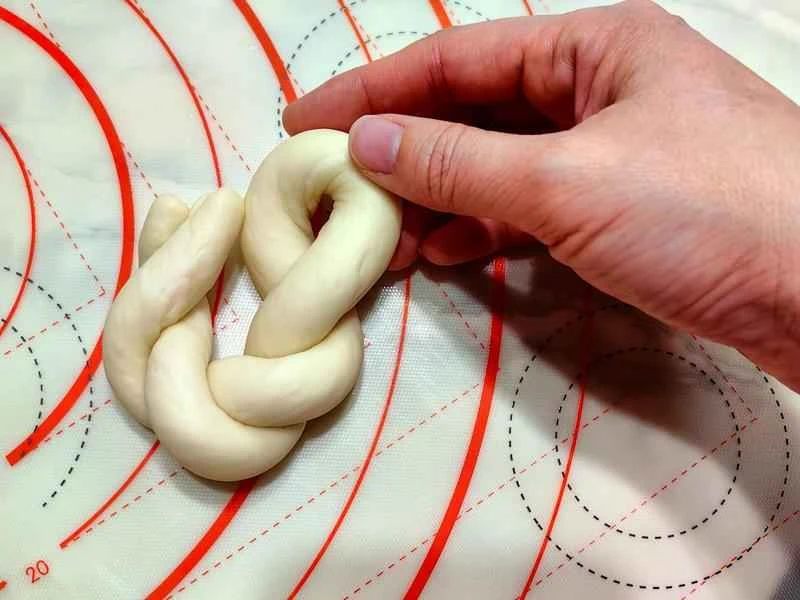 How to make pure milk hand-torn toast: Step 1