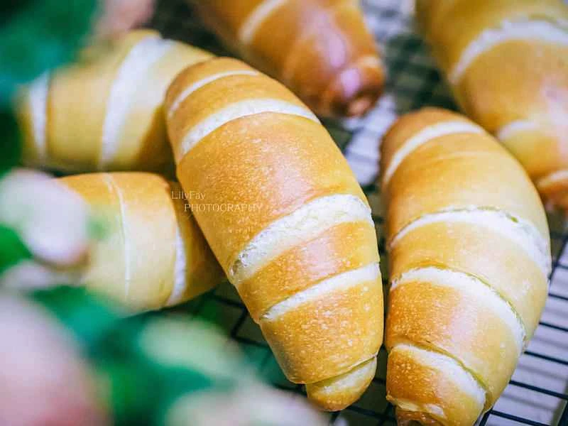 How to make pure milk hand-torn toast: Step 1