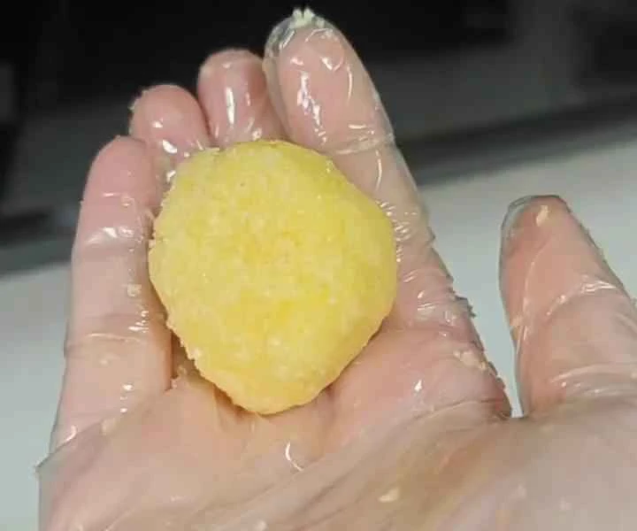 How to make pure milk hand-torn toast: Step 1