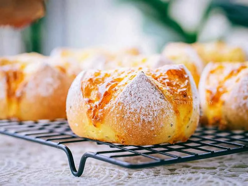 How to make pure milk hand-torn toast: Step 1